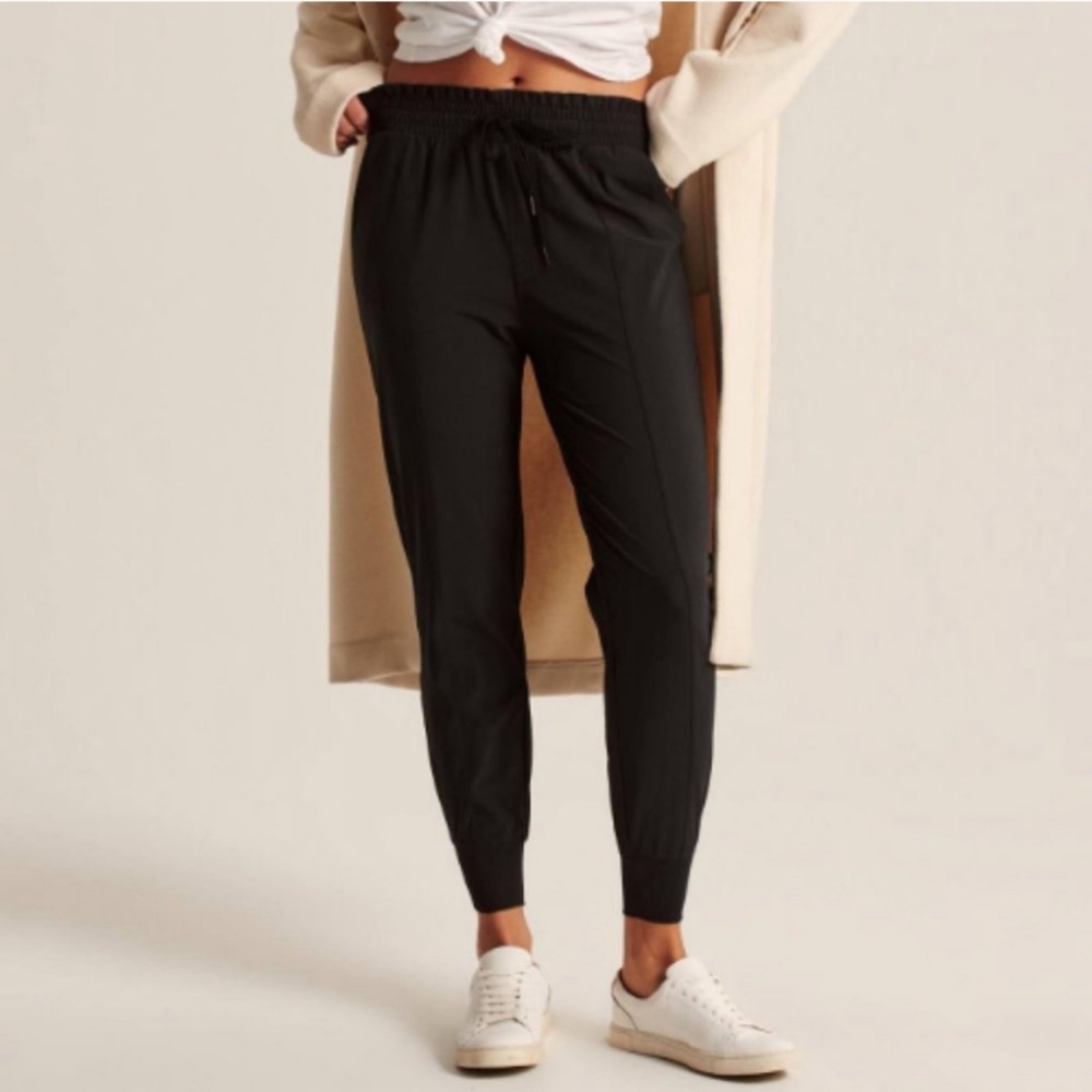 A&F Traveler Joggers - Picture 1 of 7